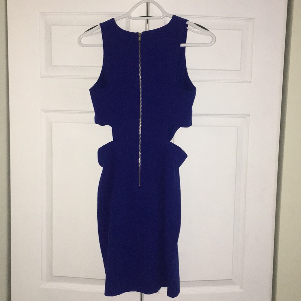 Dress - Picture 2 of 3